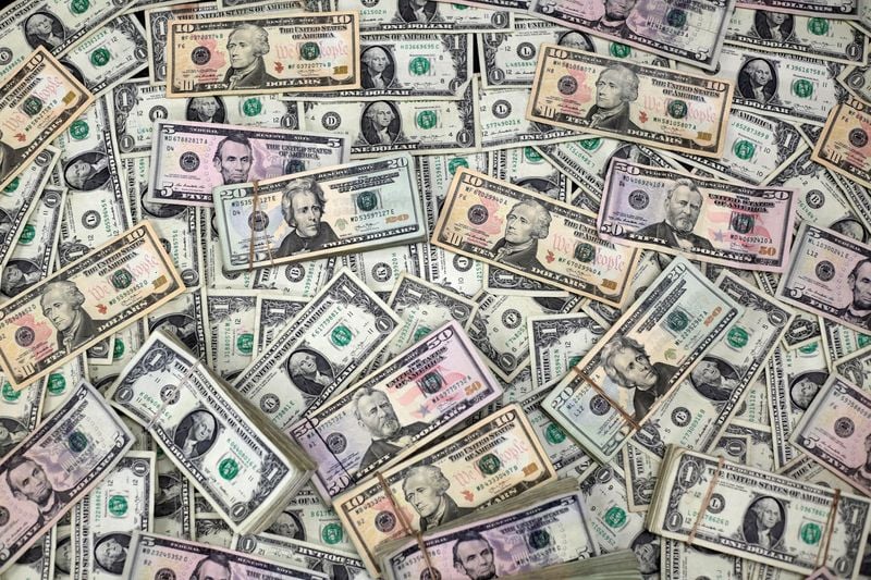 Stronger Dollar Surges on Rising U.S. Rate Expectations and Global Risk Aversion