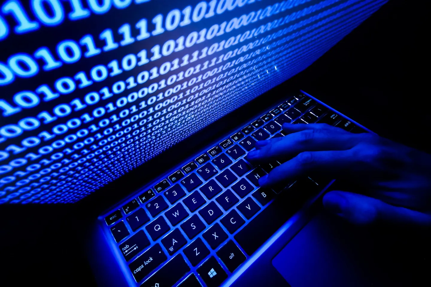 U.S. Spy Law Nears Deadline Amid Fight Over Warrantless Searches of Americans’ Data