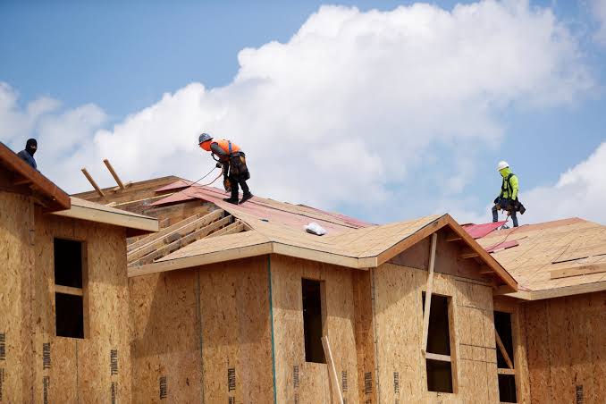 Rising Mortgage Rates and Weak Demand Push Single-Family Construction Lower