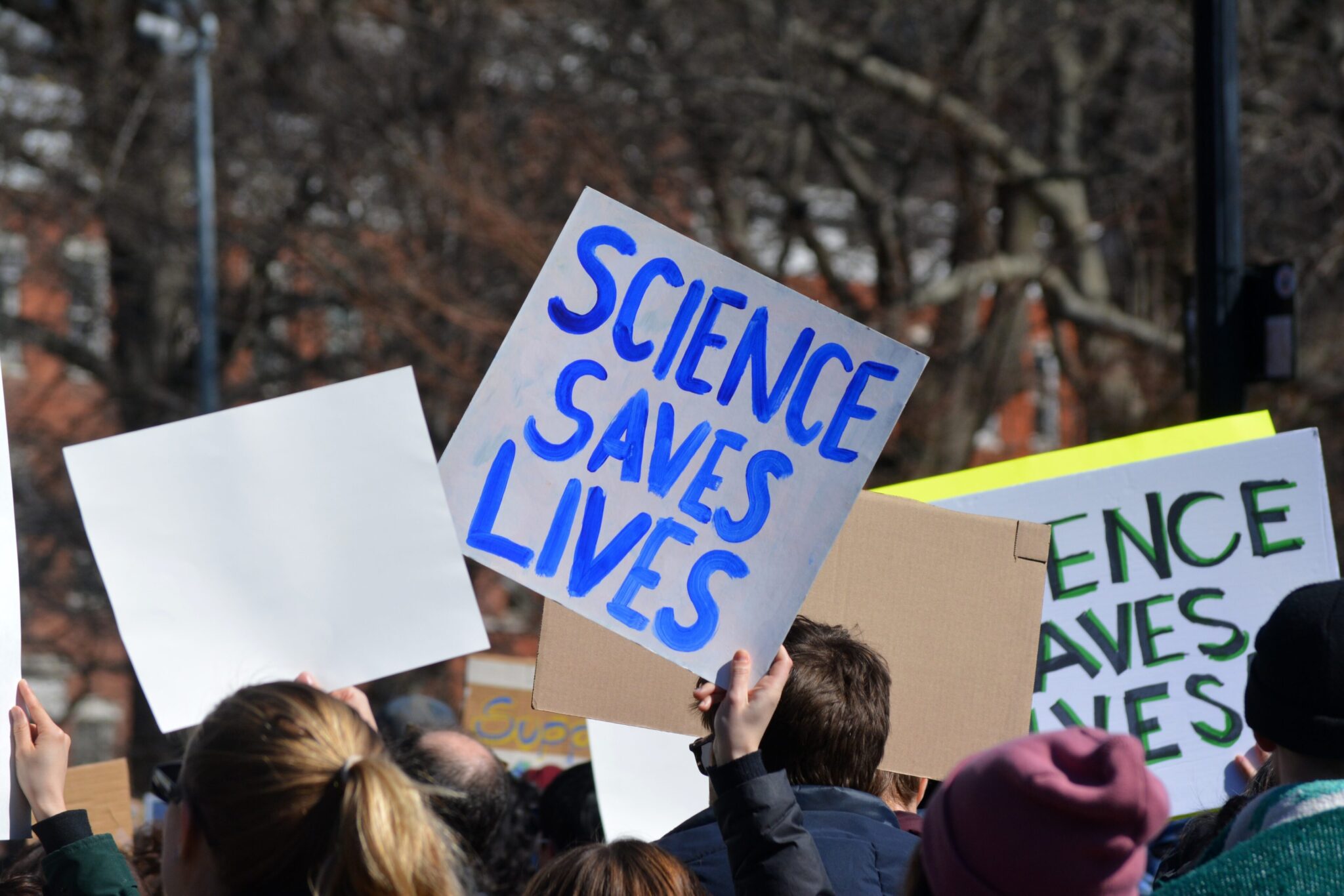 Trump’s Science Funding Cuts Trigger Growing U.S. Brain Drain 